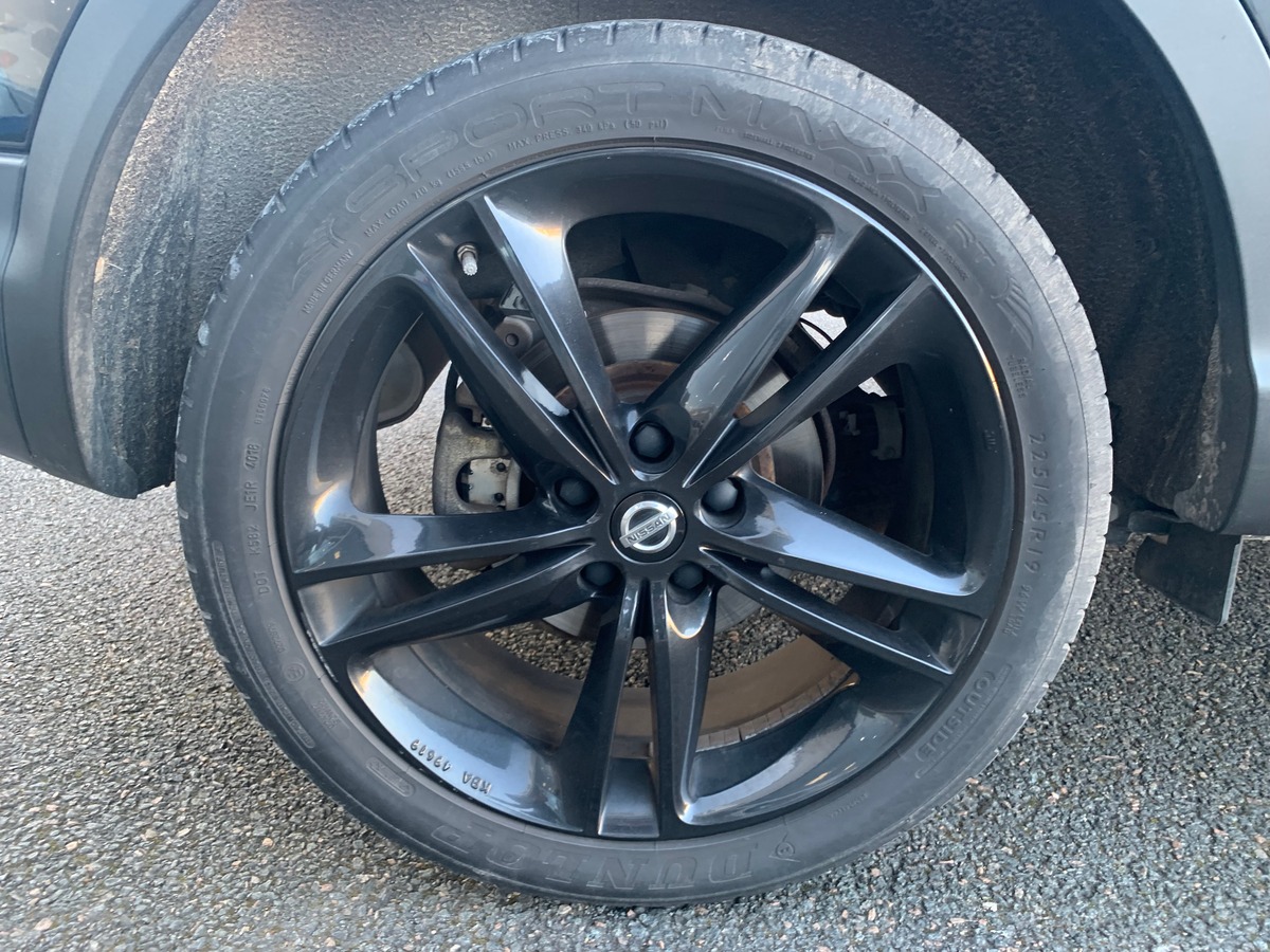 Nissan Qashqai 130 ch | Black edition | Caméra vue panoramique 360° | Toit panoramique | Jantes Alu