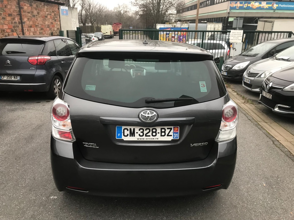 Toyota Verso 2.0 D-4D 126 CV éditiont 4X foi sans frai CB