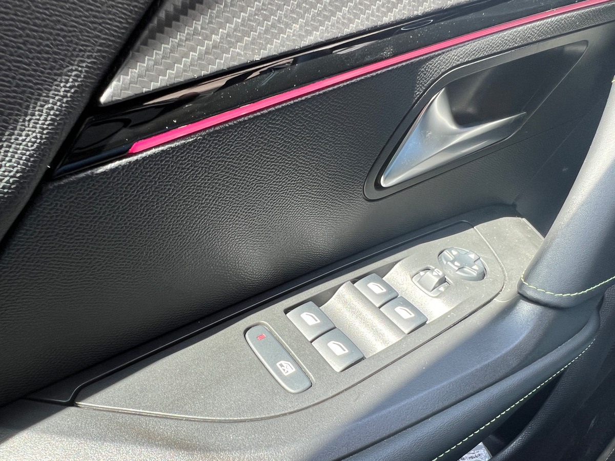 Peugeot 2008 Électrique GT 136