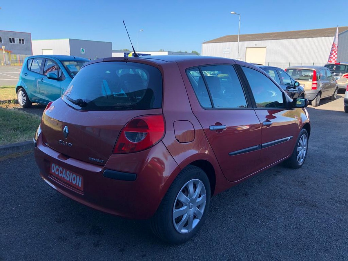 RENAULT Clio 1.5 dci - 85