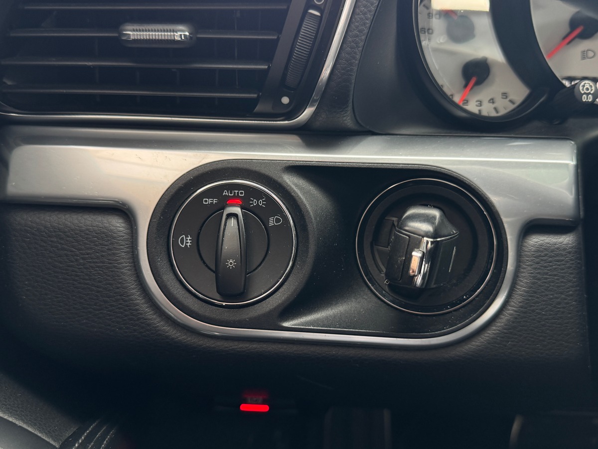 Porsche 911 Carrera 3.4 PDK 350 cv - Toit ouvrant - Volant Sport
