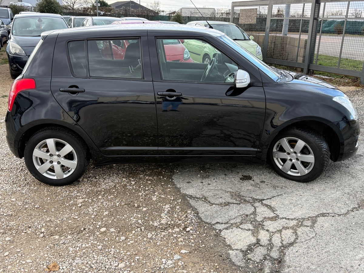 Suzuki Swift 1.3i 92CH EMBRAYAGE NEUF PARFAITE ÉTAT