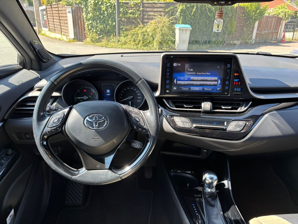 Toyota TOYOTA C HR 122ch Collection 2WD E-CVT - Crochet d'attelage