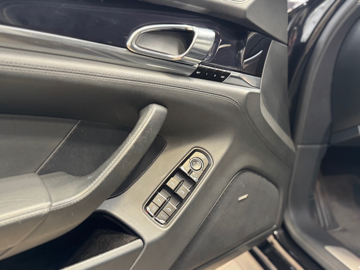 Porsche Panamera 4S V8 400CV PDK FR TO/CHRONO/PDLS/ATTELAGE ENTRETIENS COMPLET CONSTRUCTEUR
