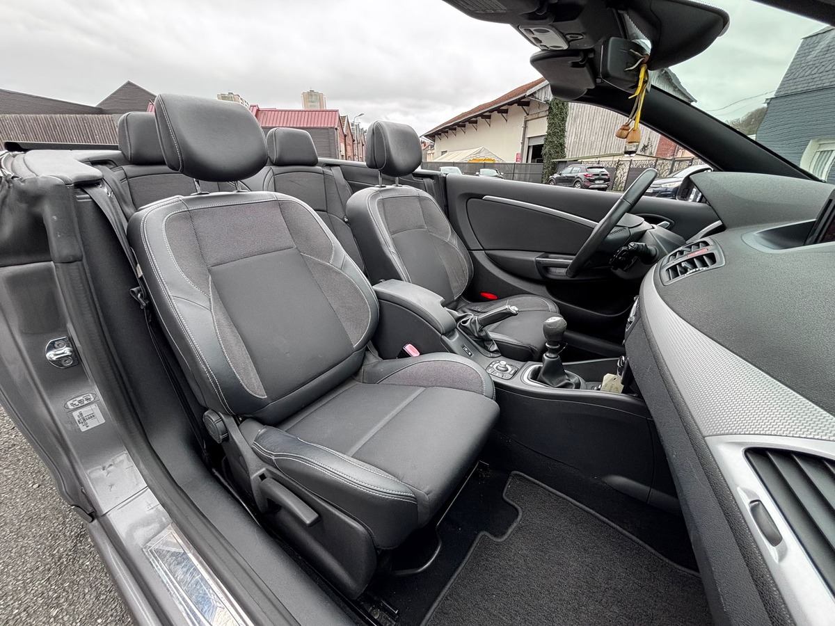 RENAULT Megane III CC 1.5 dCi 110 Dynamique - Révisé - Garantie