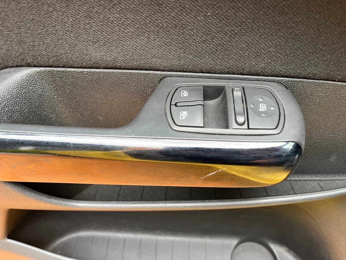 Opel Corsa D Phase 2 1.3 CDTI 75 CH COLOR EDITION 1° MAIN