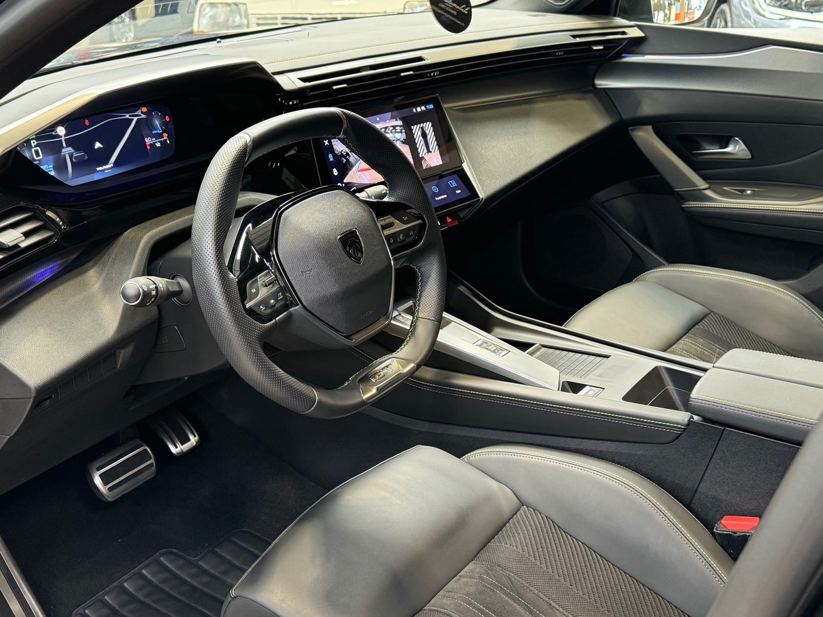 Peugeot 308 130CV GT EAT8 TOIT OUVRANT PANORAMIQUE l