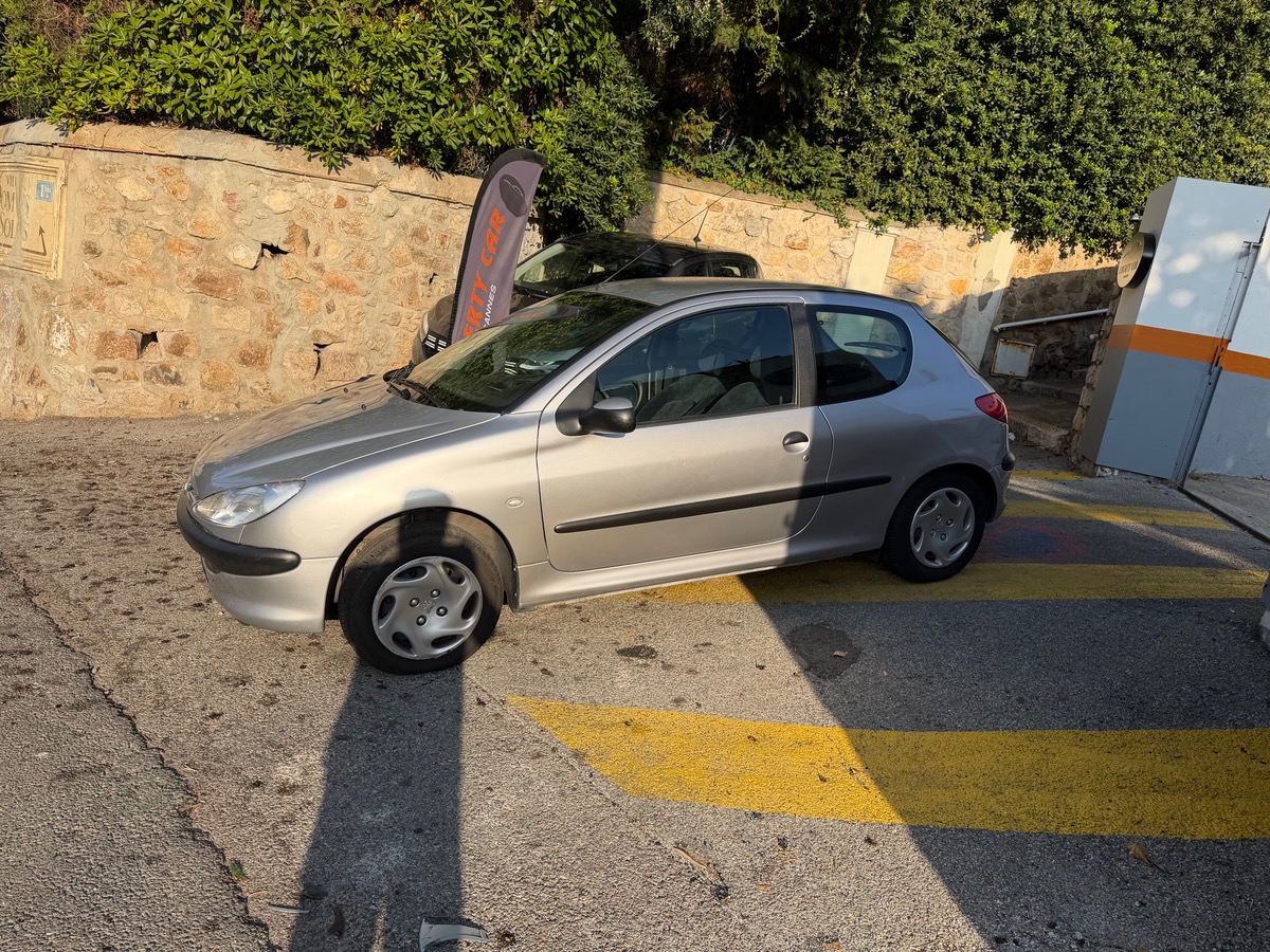 Peugeot 206 1.4 i 75 CV Xr /Deuxièmes Mains / Boite Auto / Km Réel
