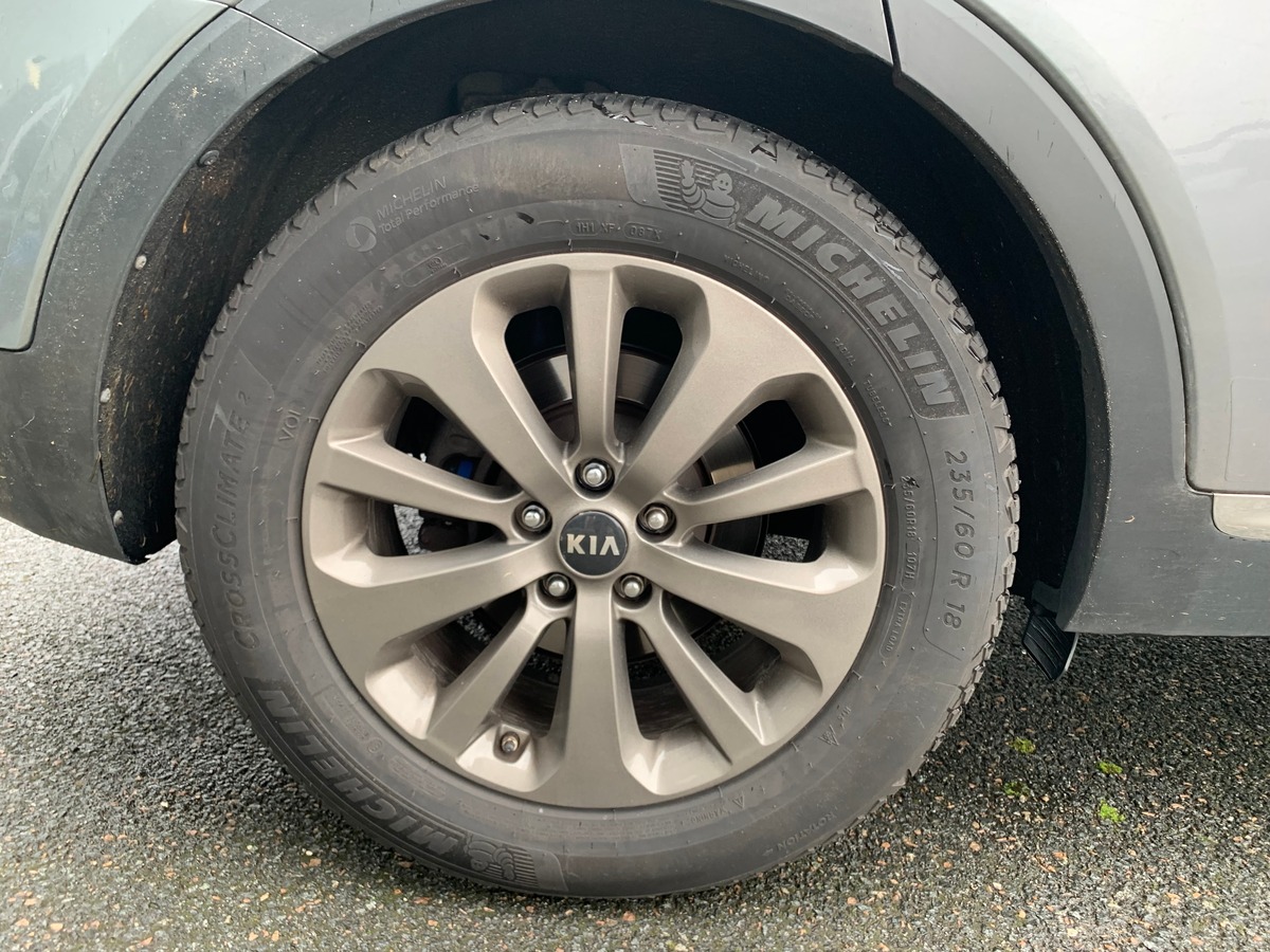 Kia Sorento 200 ch | Premium | 7 Places | AWD | Toit ouvrant panoramique | GPS | Régulateur vitesse