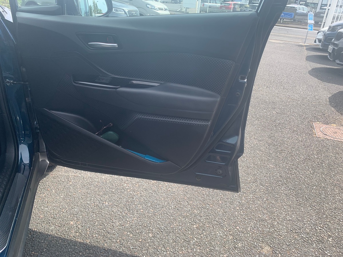 Toyota C-HR 122 chevaux | Design | Caméra de recul | Régulateur de vitesse | GPS | Hybrid essence
