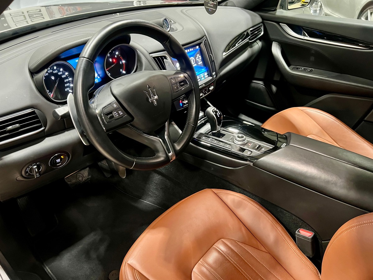 Maserati Levante Diesel 3.0 V6 Turbo 275 SPORT /CARPLAY/ATTELAGE/