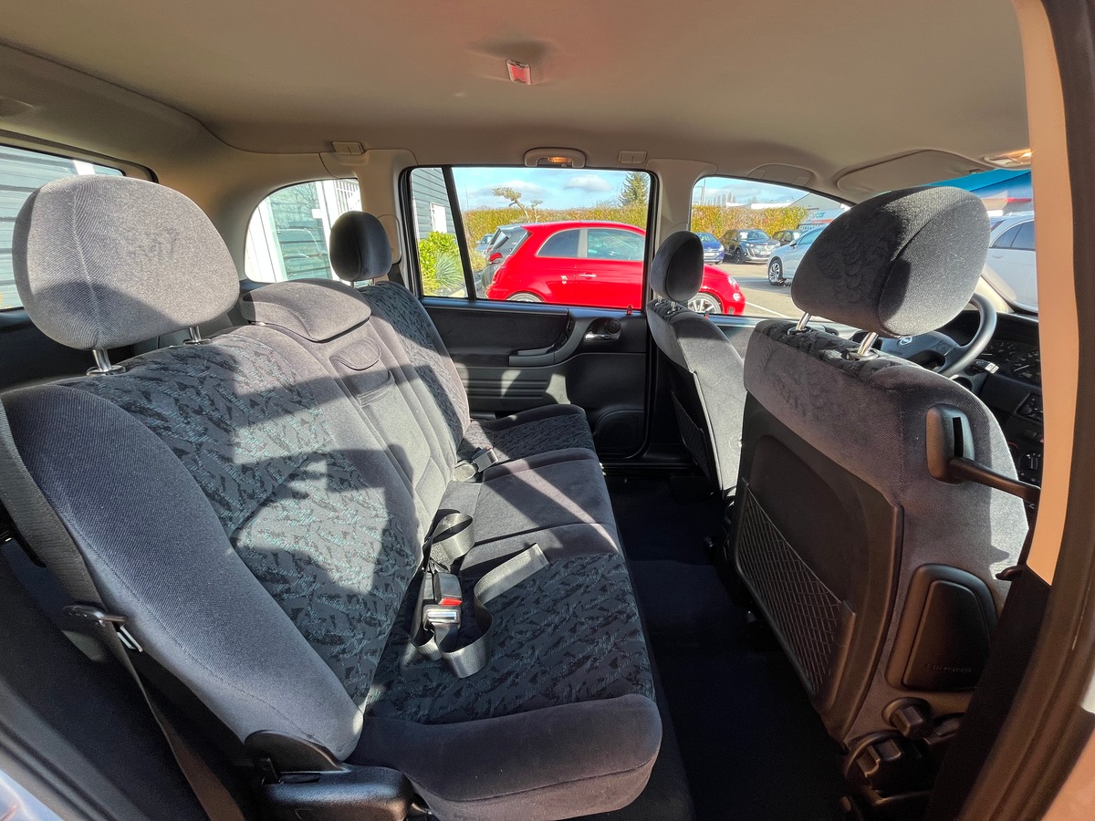 Opel Zafira A 1.8 i 125 CH ELEGANCE 7 PLACES 1ERE MAIN