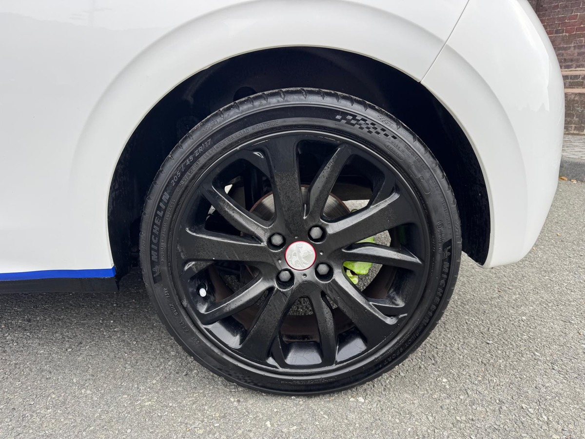 Peugeot 208 1.6 e-HDi 115cv Allure - Garantie