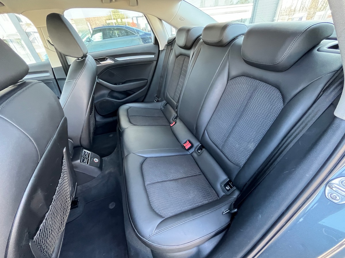Audi A3 Berline 1.4 TFSI 150ch STRONIC 7 AMBITION LUXE, SUIVI COMPLET AUDI, TOIT OUVRANT, GPS, RADAR