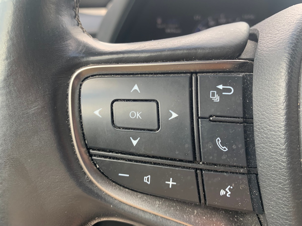Lexus UX 250 | 184 ch | Pack Confort | Apple car Play | Caméra recul | Régulateur vitesse adaptatif