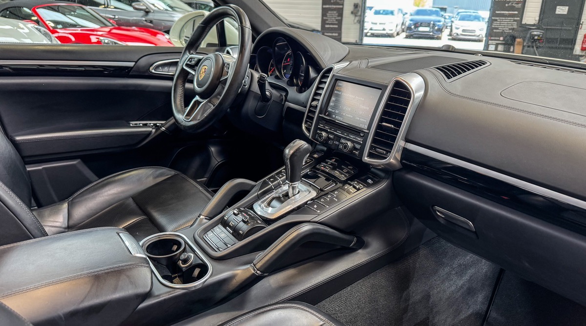 Porsche Cayenne II 3.0 V6 D 262 TIPTRONIC / TO /ENTRETIEN A JOUR 