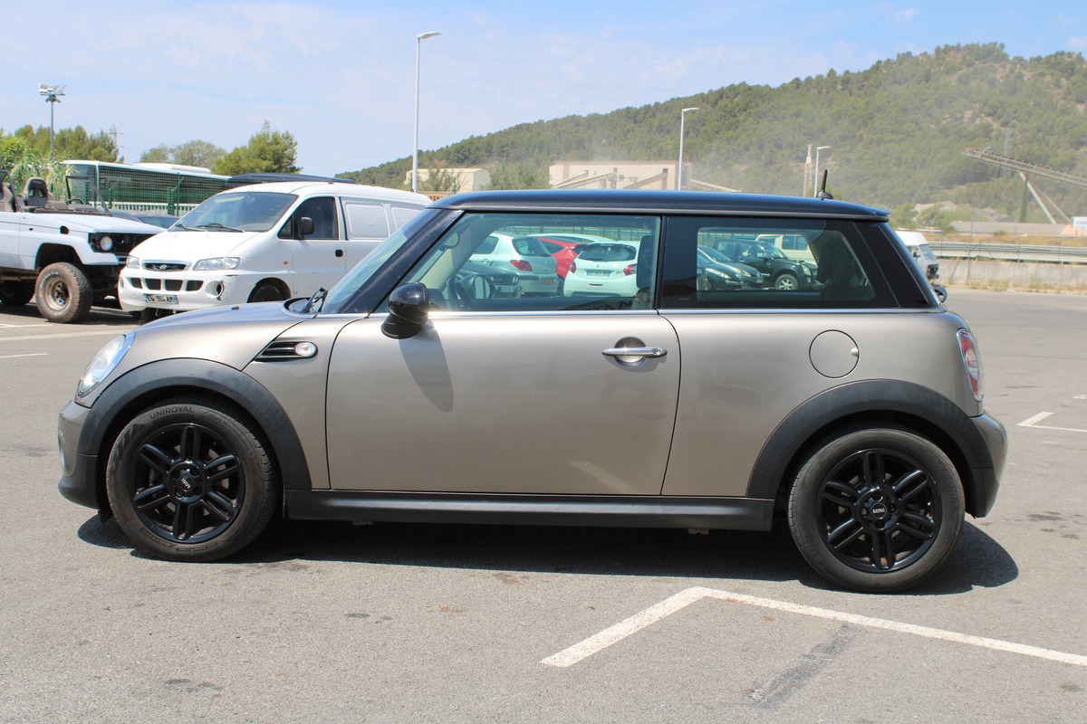 Mini Cooper D - 1.6D -  112cv - Garantie 12 Mois