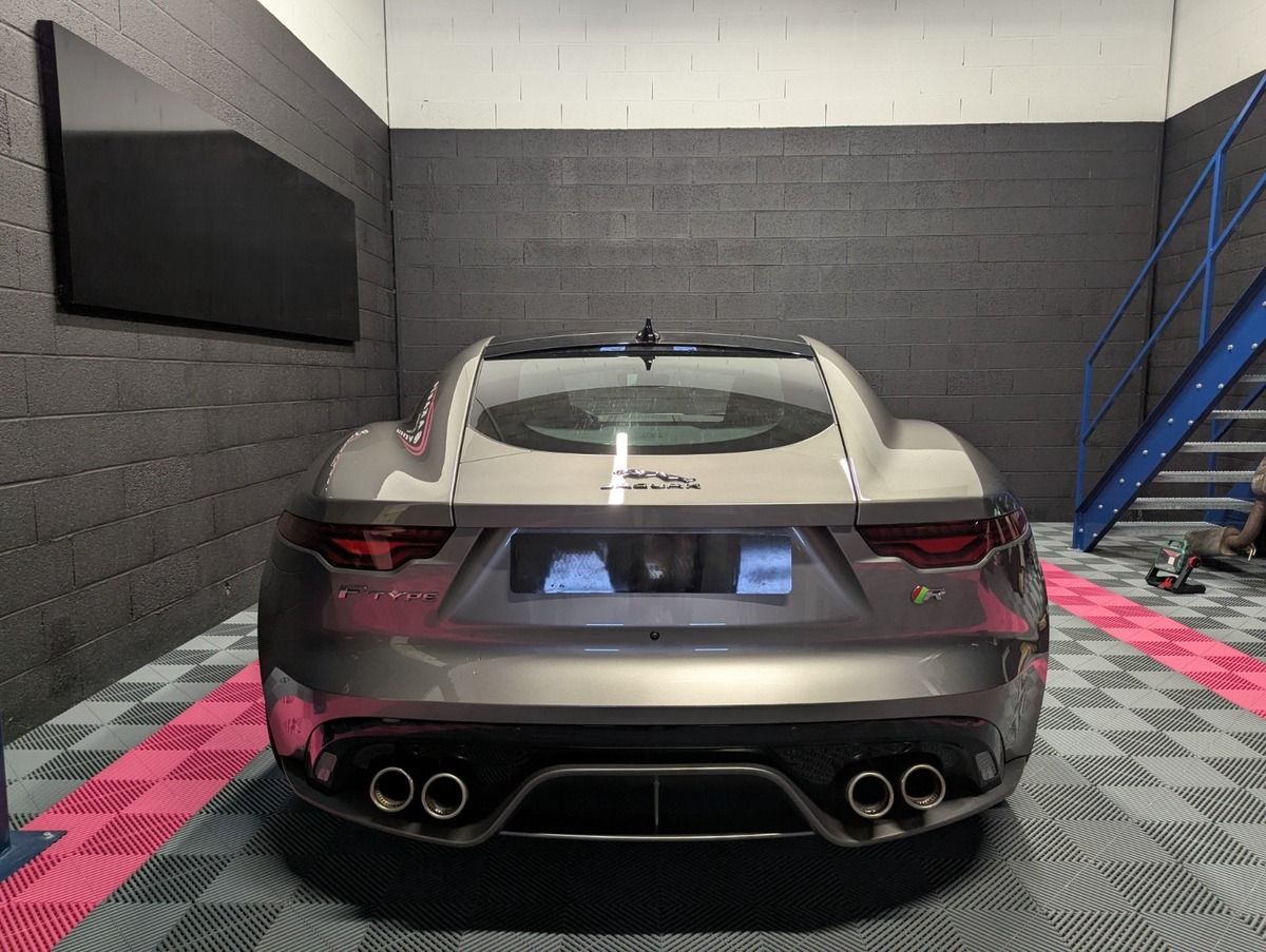 Jaguar F-TYPE R V8 5L 575 ch BVA8 AWD PAS DE MALUS