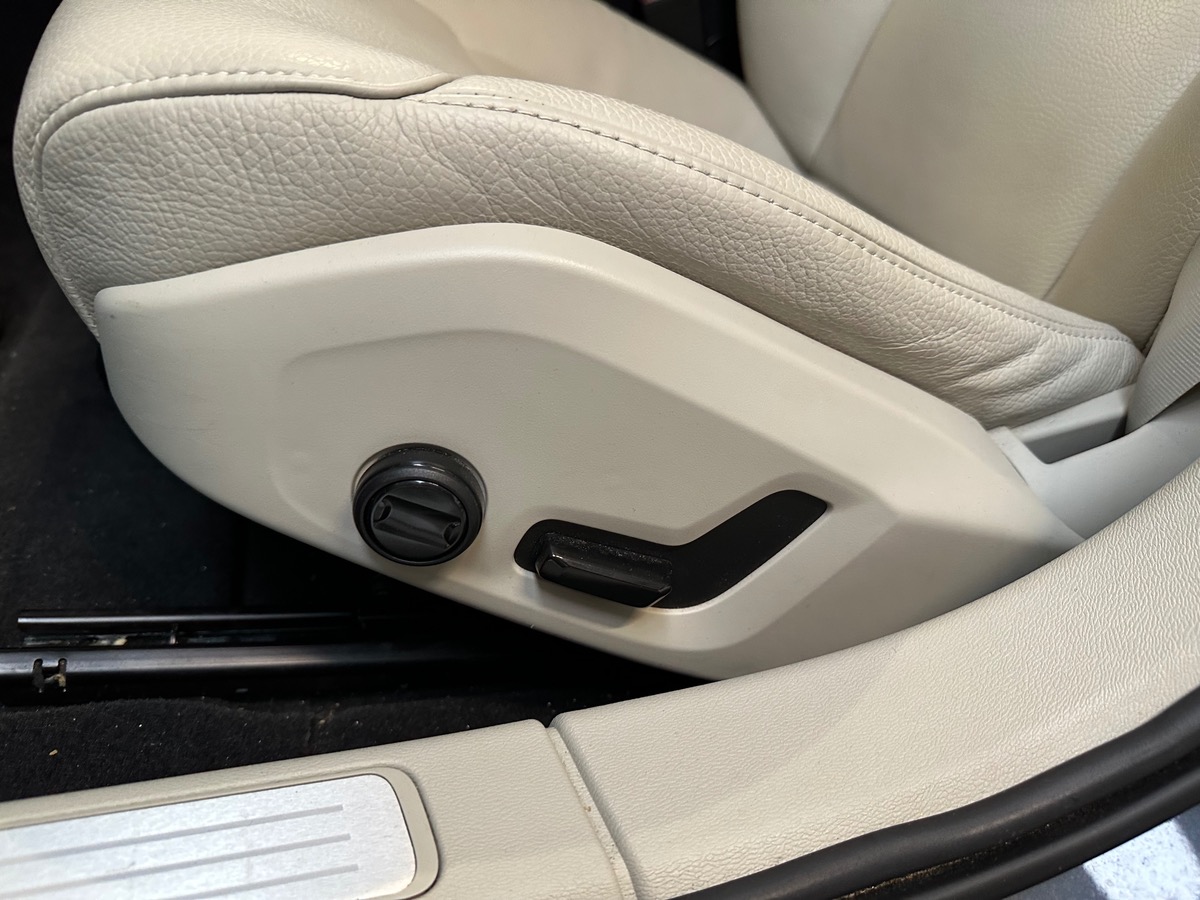 Volvo V60 II B4 197cv START GEARTRONIC 8 Entretient complet Volvo à jour