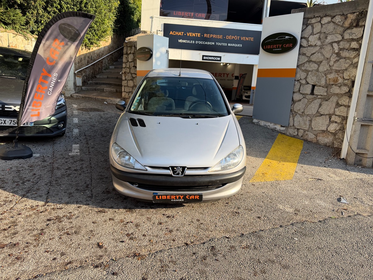 Peugeot 206 1.4 i 75 CV Xr /Deuxièmes Mains / Boite Auto / Km Réel