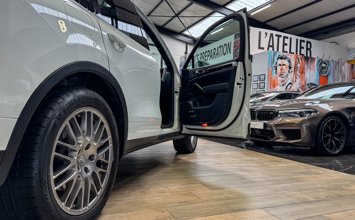 Porsche Cayenne II 3.0 V6 D 262 TIPTRONIC / TO /ENTRETIEN A JOUR 