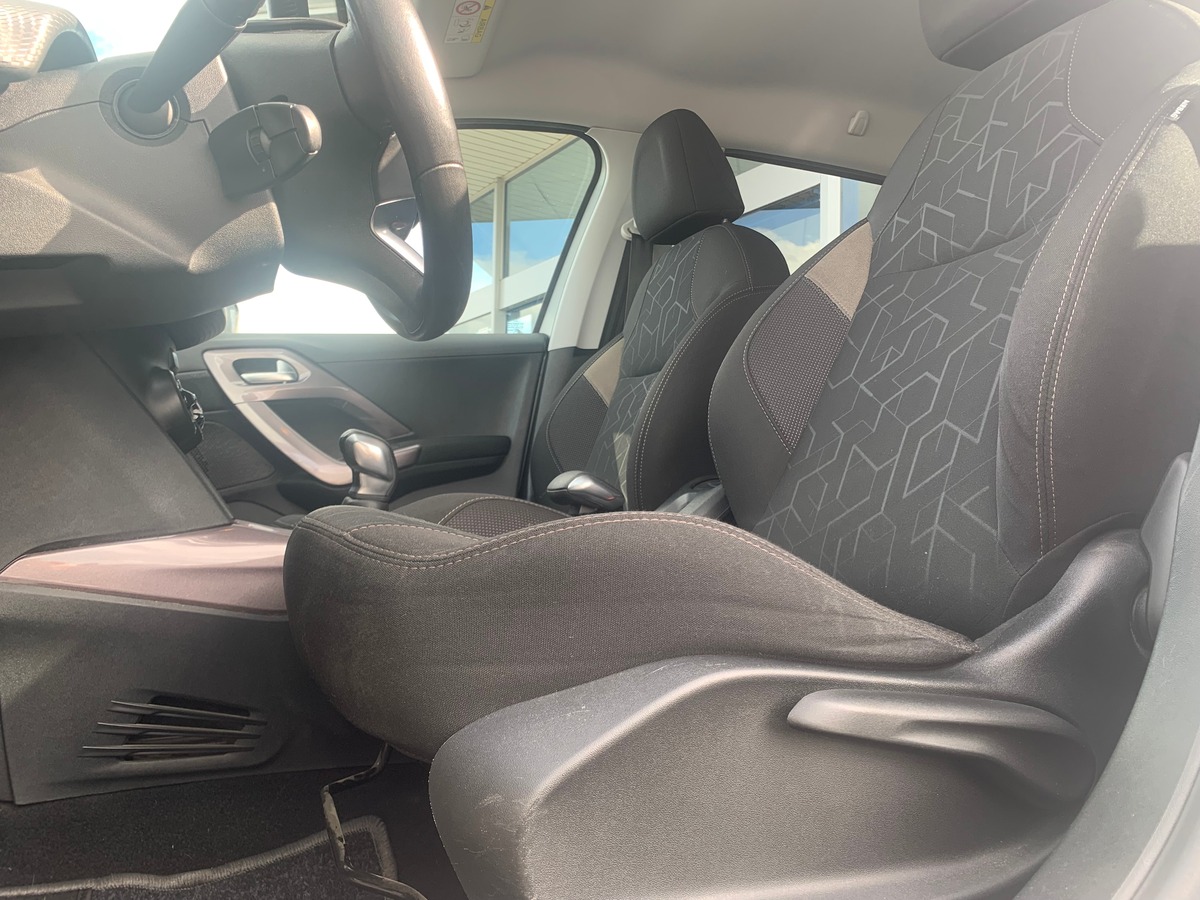 Peugeot 2008 100 ch | Style | Régulateur de vitesse | GPS | Bluetooth | Radar arriére | Barres toit