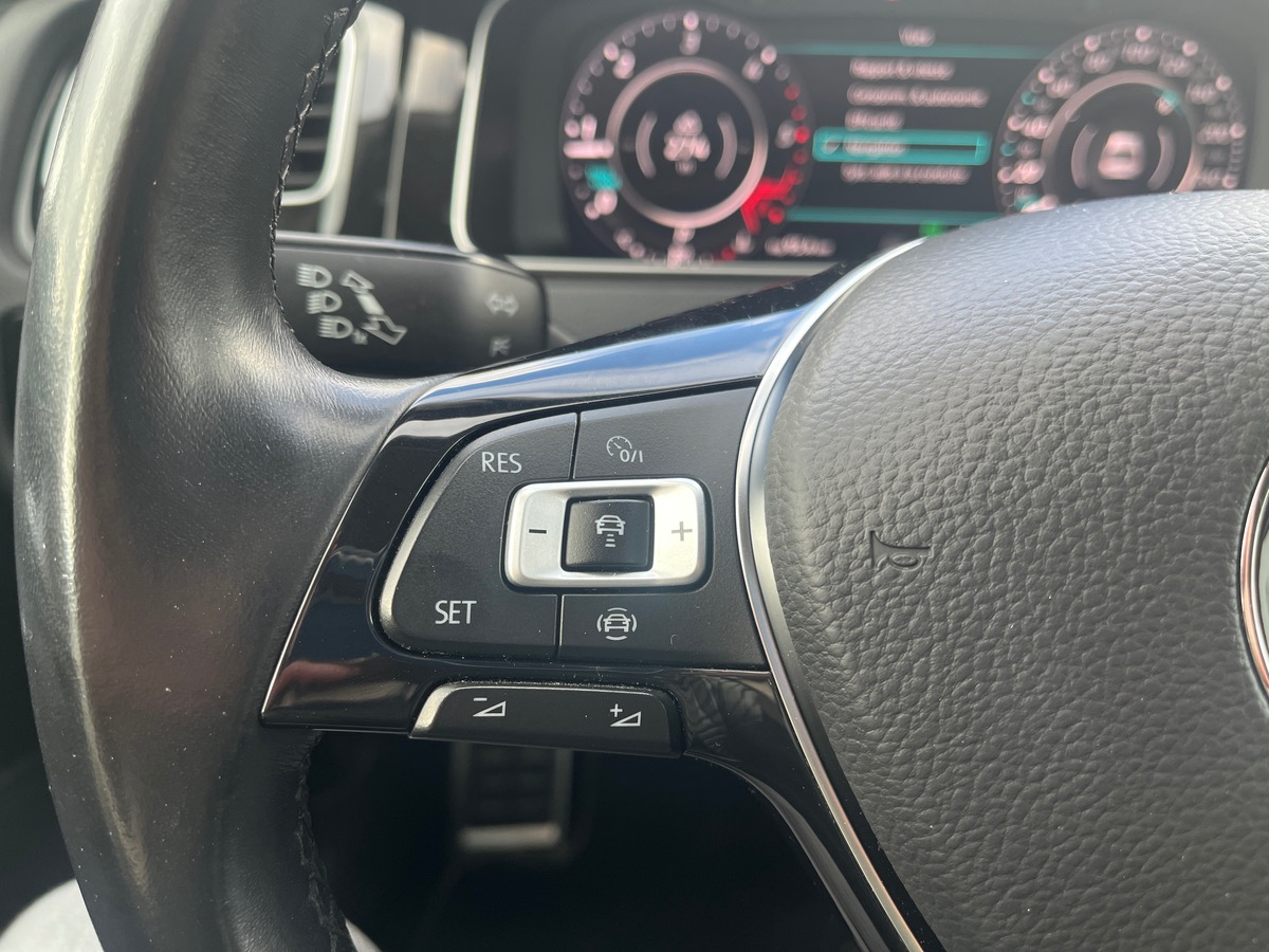 Volkswagen Golf VII 1.6 TDI 115ch Connect DSG7, Suivi complet VW, Régulateur Adaptatif, Sono HELIX