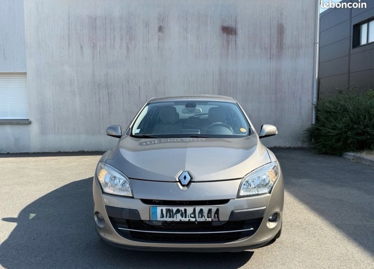 RENAULT Megane III 1.4 TCe 130 CV EDITION PRIVILEGE MOTEUR A CHAINE DE DISTRIBUTION