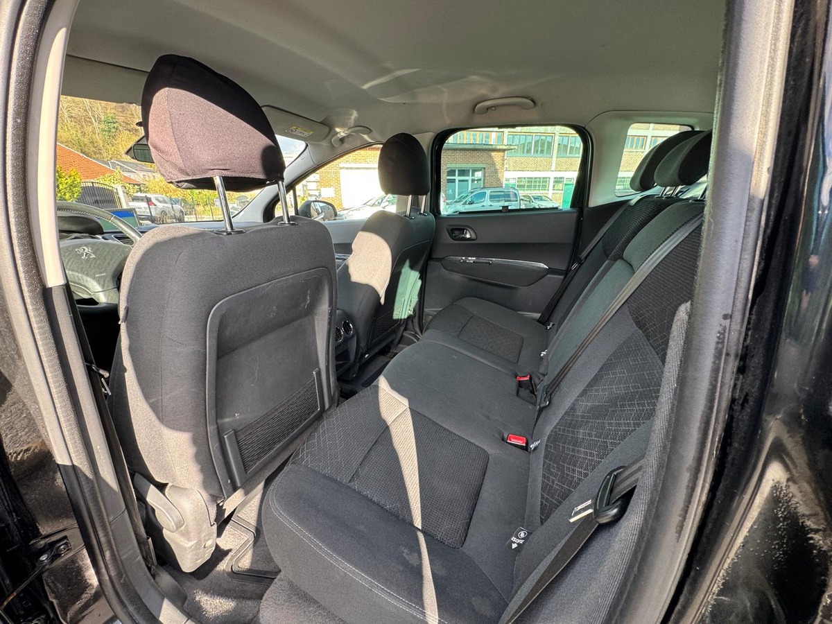 Peugeot 3008 phase 2 1.6 e-hdi 115cv Boite automatique Business Pack - garantie