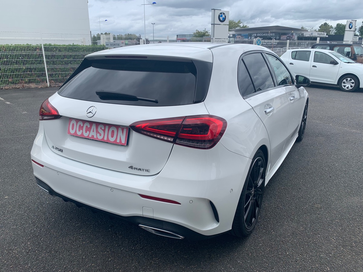 Mercedes-Benz Classe A 225 ch | AMG LINE | Toit ouvrant panoramique | Eclairage d'Ambiance | 4 MATIC