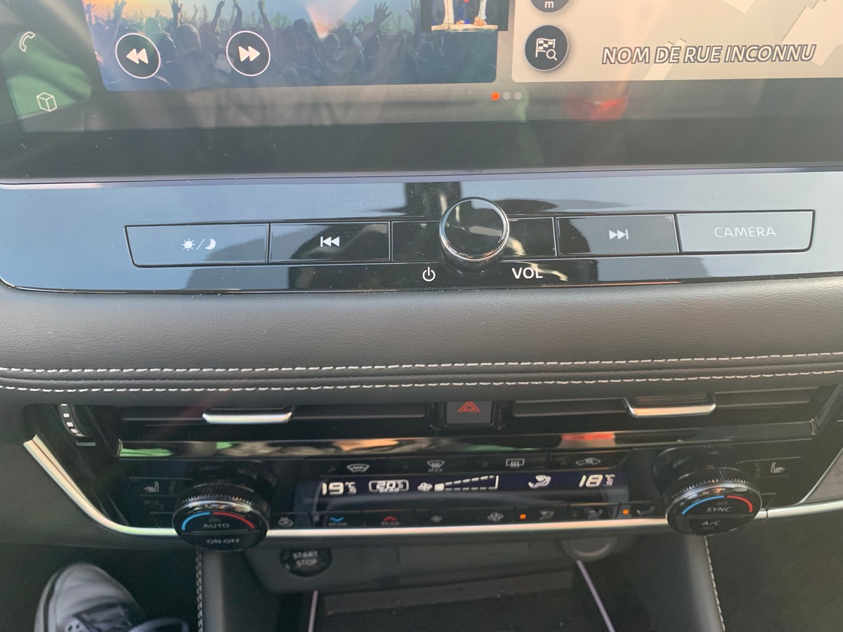 Nissan X-trail 204 | Tekna | Toit ouvrant panoramique | Caméra recul | Siéges chauffants | Attelage