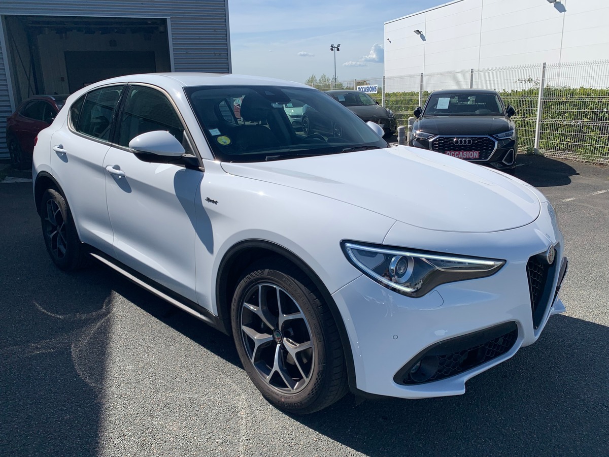 Alfa Romeo Stelvio 190 ch | Sprint | Caméra recul | Apple car Play | Coffre assisté électriquement