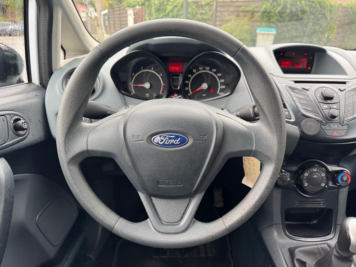 Ford Fiesta 1.25 82cv Ambiante Flexfuel (sans plomb / éthanol) - Garantie