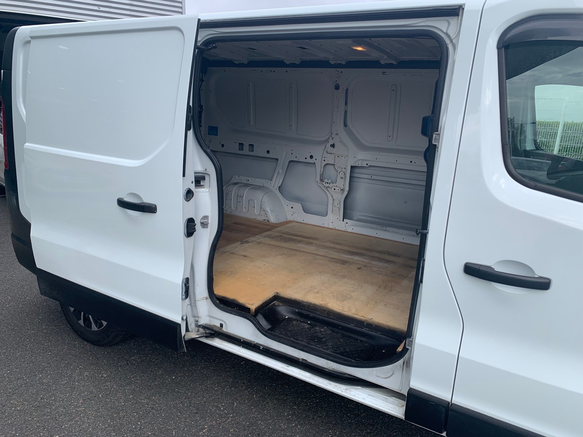 RENAULT Trafic 95 chevaux | 3 Places | Régulateur de vitesse | GPS | Climatisation | Bluetooth