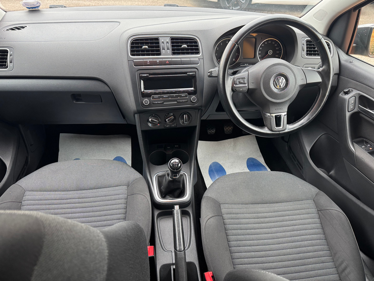 Volkswagen Polo V 5 portes 1.4 i 86 CH VOLANT A DROITE