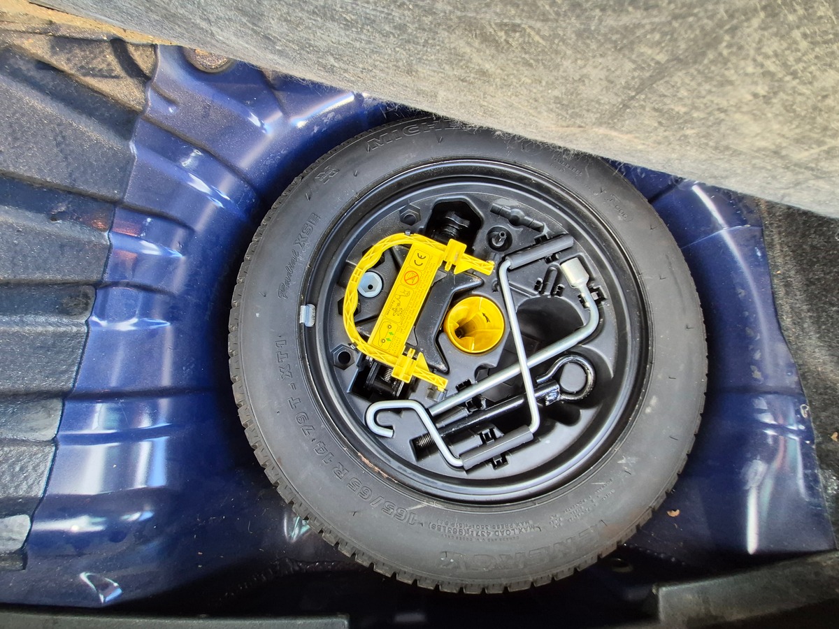 RENAULT Clio II 1.4 RTE 5 PORTES