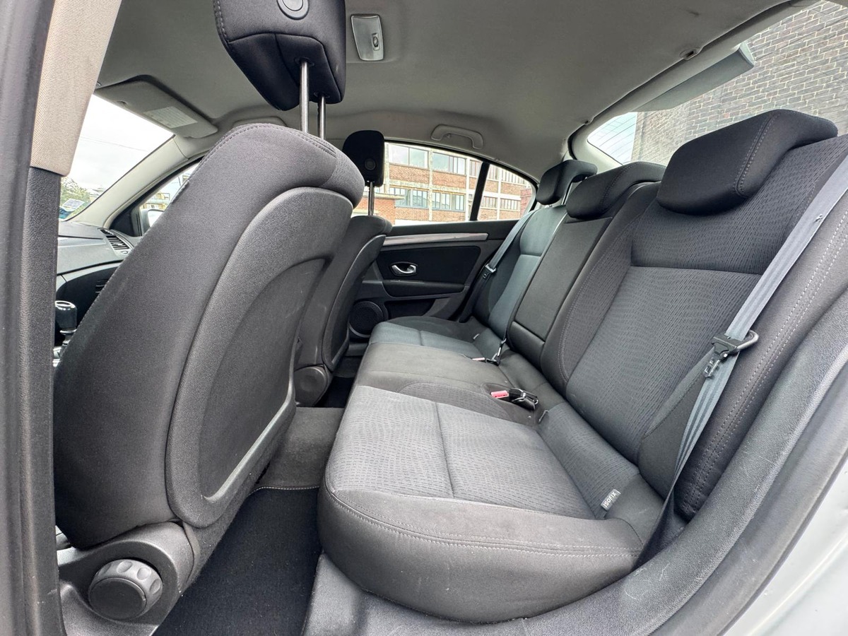 RENAULT Laguna III 1.5 dCi Black Edition - Révisée - Garantie