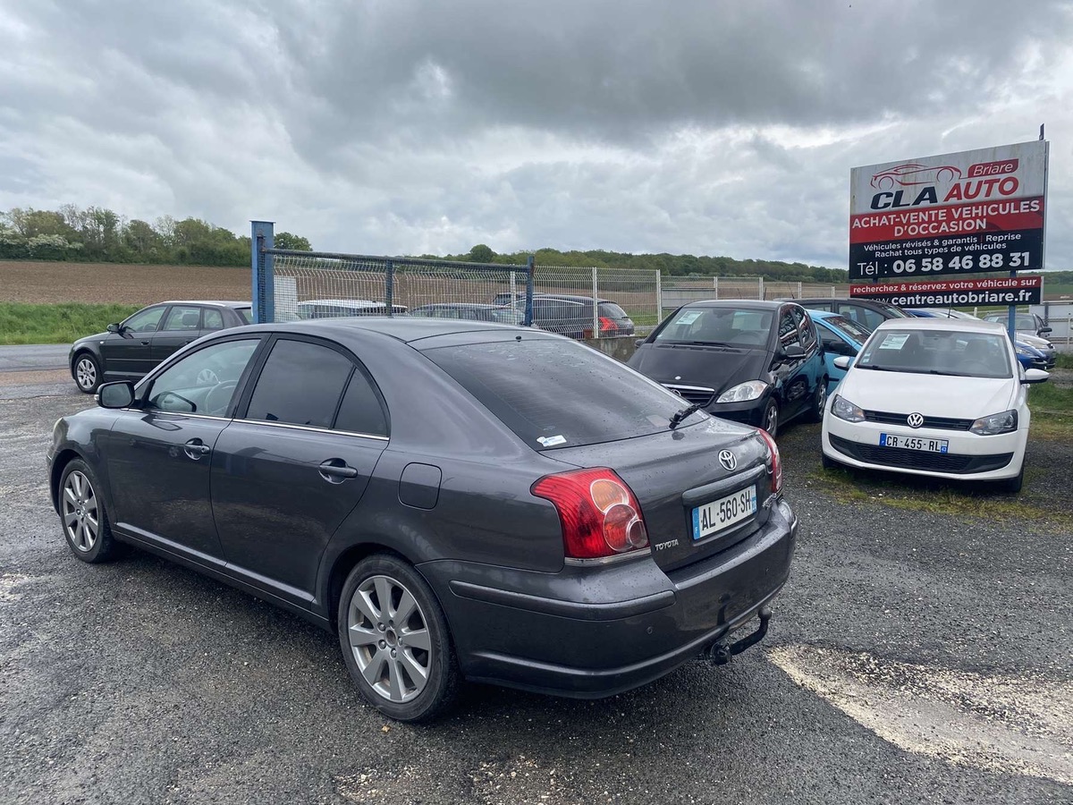 Toyota Avensis 2.2 d4d 150cv très propre 292140km