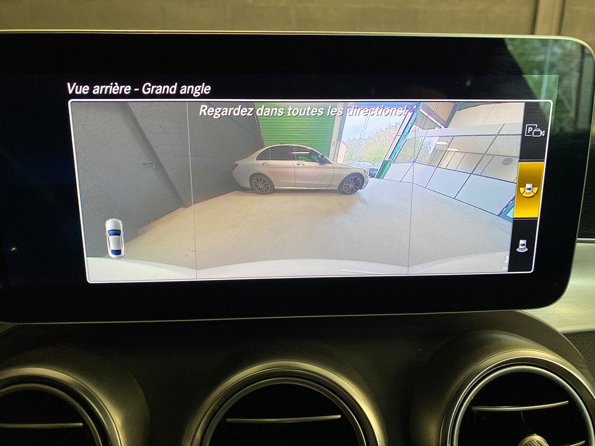 Mercedes Benz Classe C 220 cdi AMG Line / Toit Panoramique Ouvrant / Cock Pit / Led d Ambiance