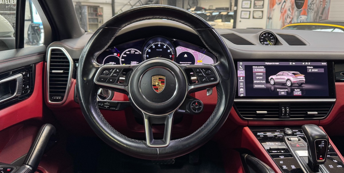 Porsche Cayenne Coupé 3.0 E-HYBRID 462 / CHRONO / SIEGES CHAUFFANTS