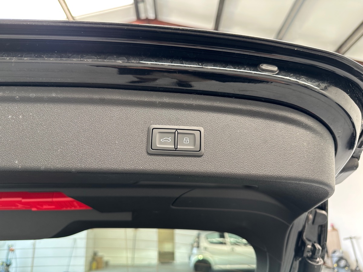 Audi A3 Sportback IV (2) 1.5 45 TFSIE HYBRIDE RECHARGEABLE 272 S LINE S TRONIC