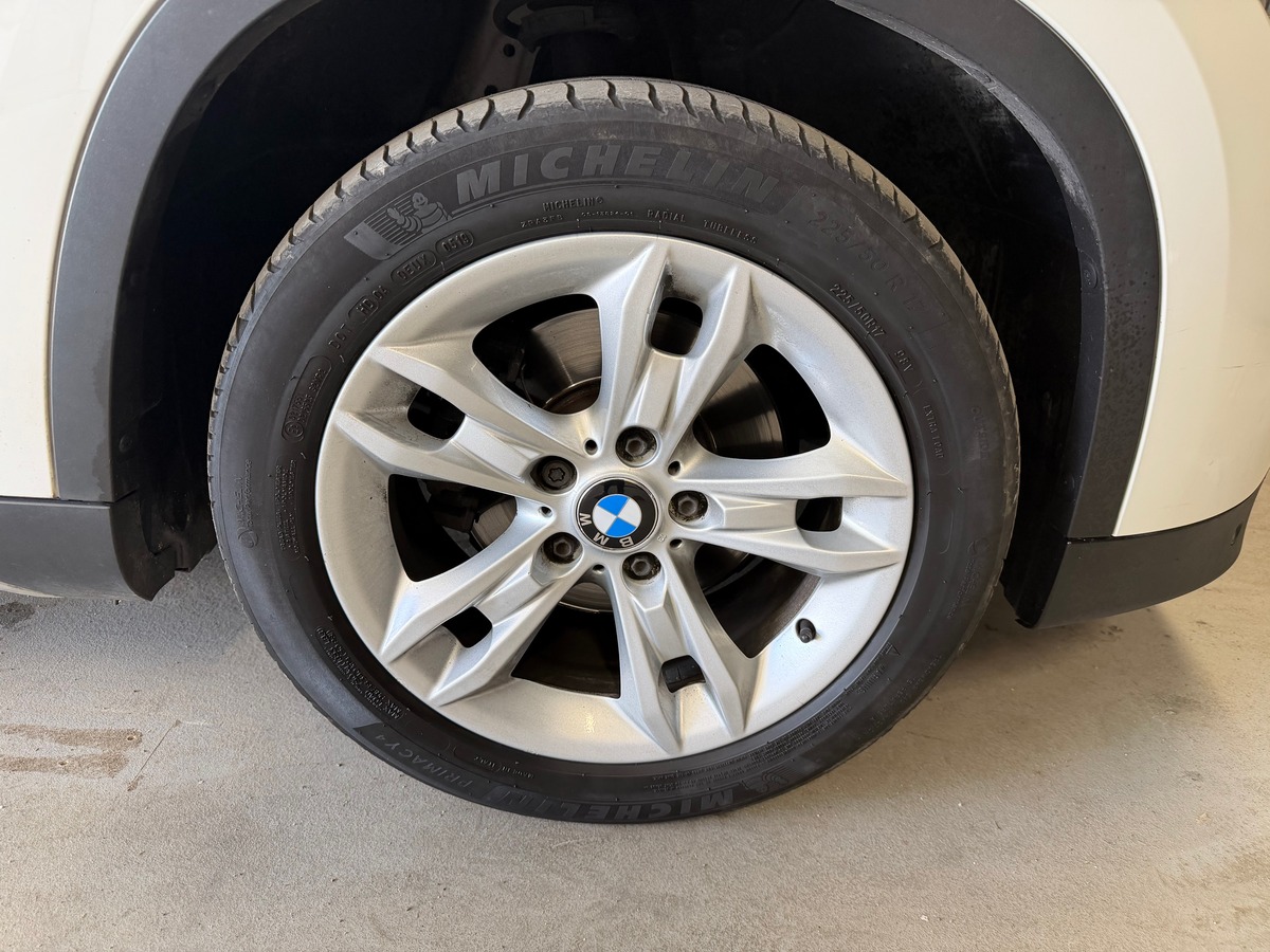 Bmw X1 E84 xdrive18 2.0 143 CV / 1er Main / GPS / Radar de stationnement Av / Ar