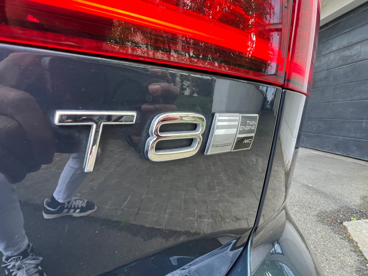 Volvo V60 II Inscription T8 2.0 Ti 16V 392 Plug in Hybrid AWD Geartronic8 303 cv