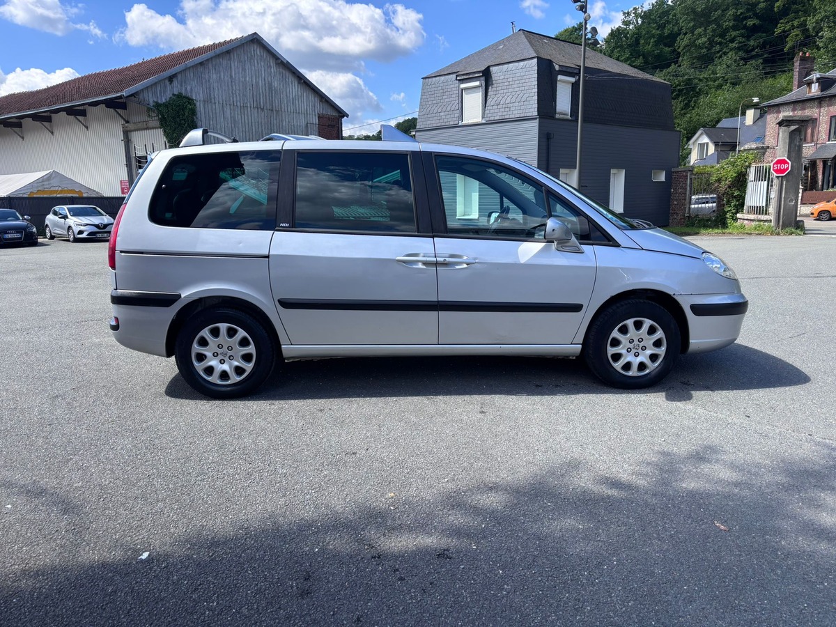 Peugeot 807 7 places 2.0 HDi 110 Confort - Distribution neuve - Garantie
