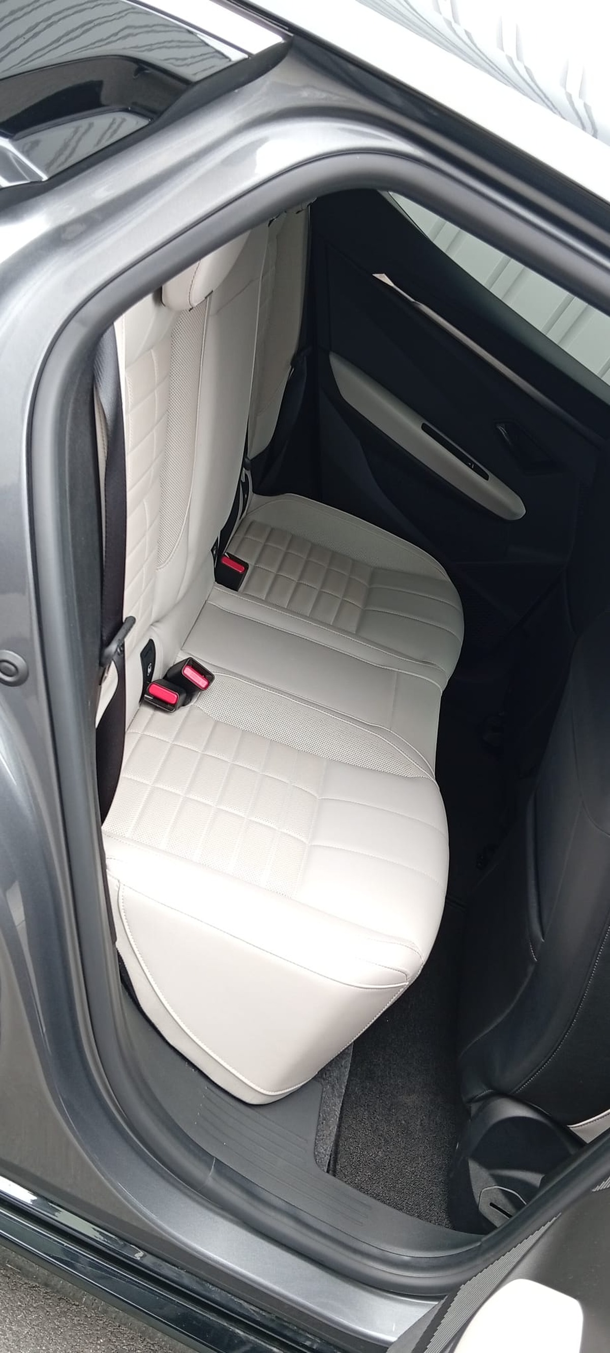 RENAULT MEGANE-E -Tech  EV60 220cv " SOH 95% " Finition "Iconic Optimum Charge C" en Excellent Etat