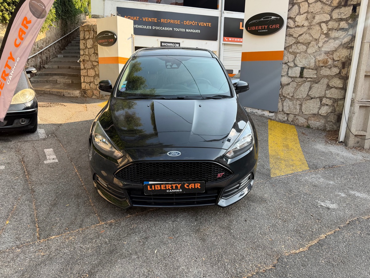 Ford Focus ST 2.0 Ti 250 CV /Pack RS /Volant Carbone/rétro intérieur Carbone / Siège Recaro/Phase 2
