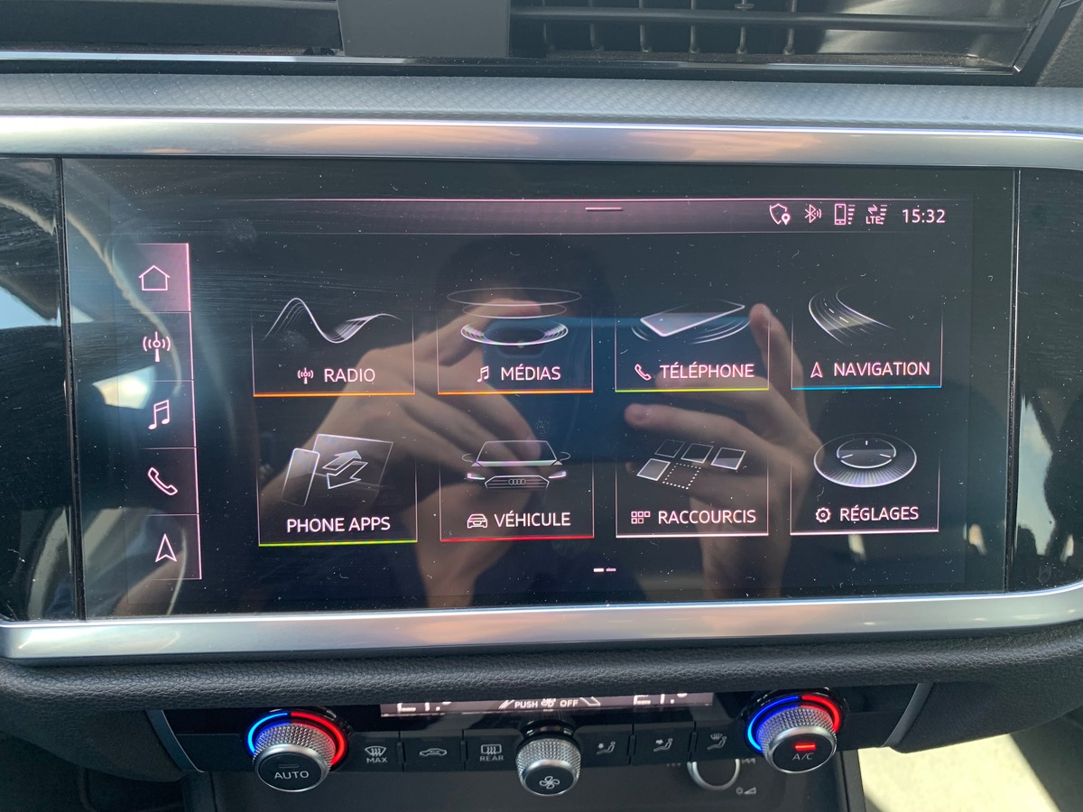 Audi Q3 Sportback 150 | Premiére MAIN | Design | Apple car play | Attelage amovible | Entretien AUDI