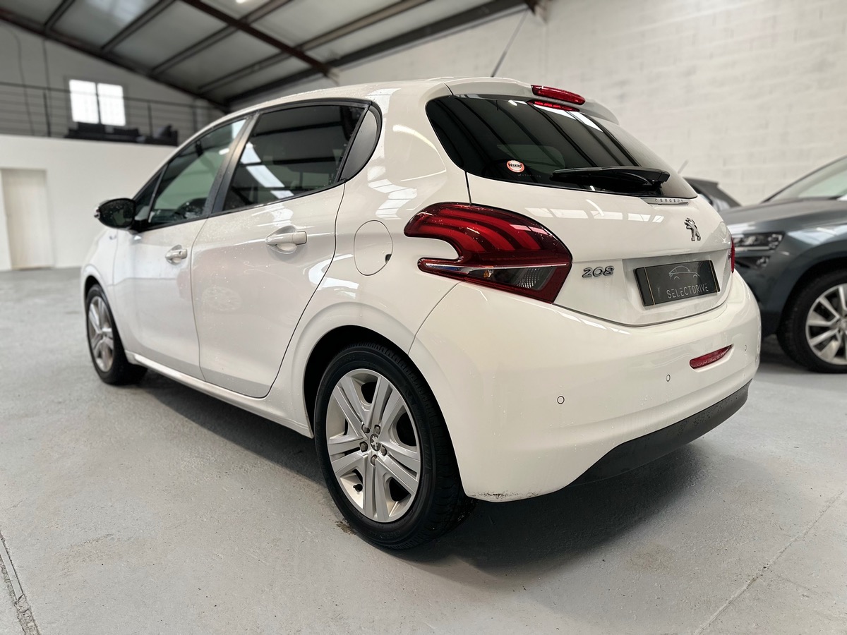 Peugeot 208 1.2 PURETECH 82cv STYLE 5P