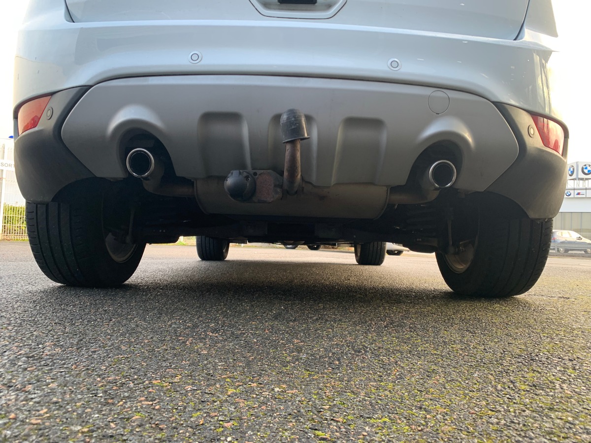 Ford Kuga 140 | TREND | Radar de stationnement avant arriére | Attelage | Climaisation | Jantes 17''