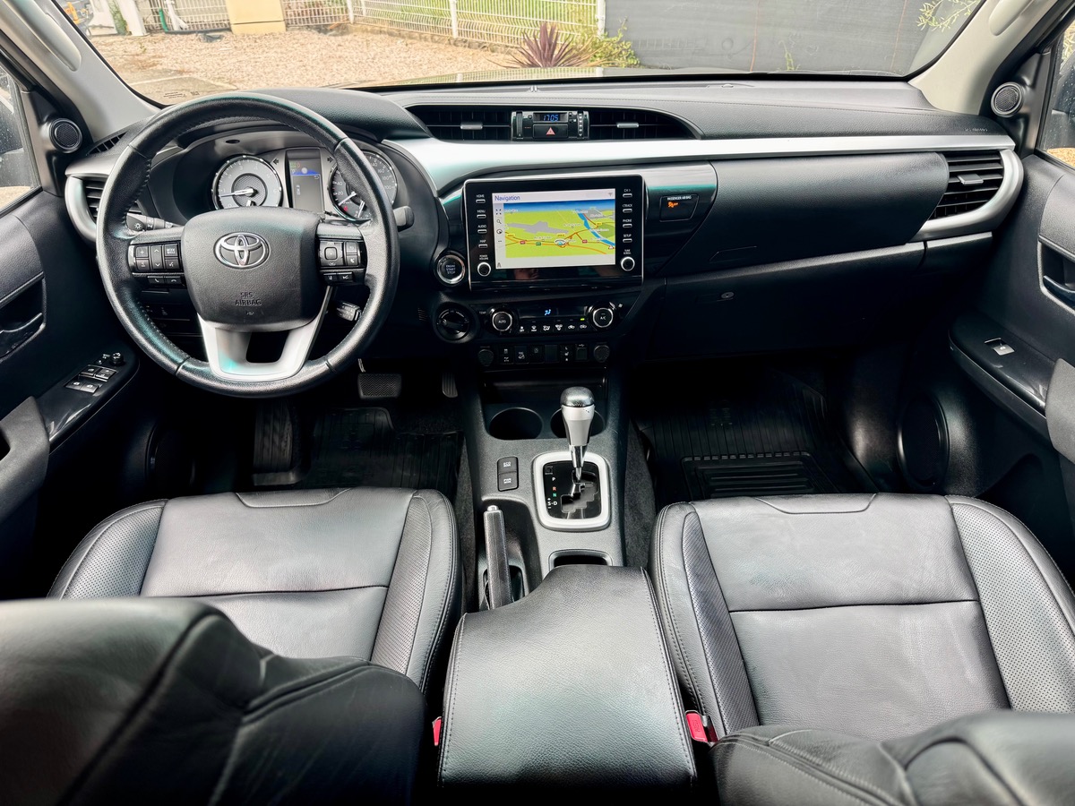 Toyota HILUX 4X4 LOUNGE